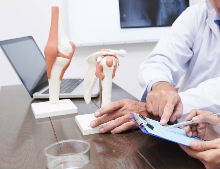 Mejor Ortopedista Traumatólogo con Alta Especialidad en Cirugía Articular